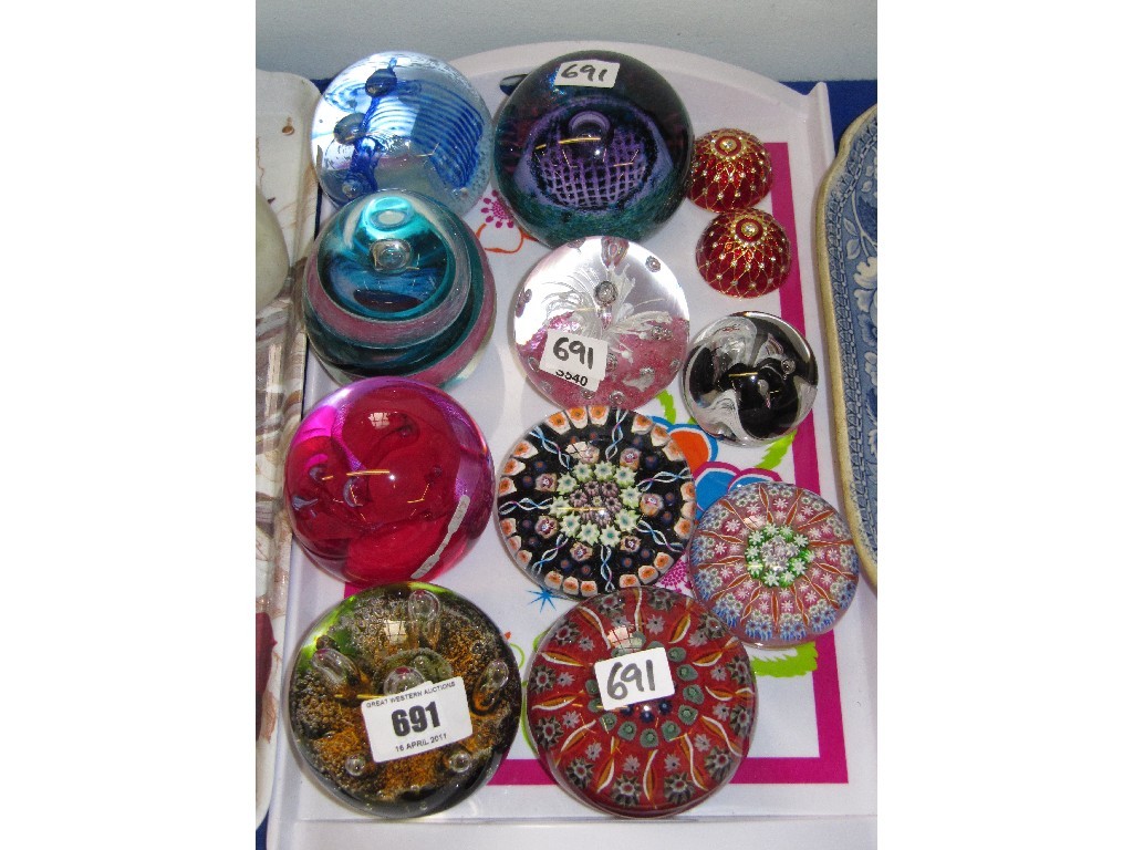 Appraisal: Lot comprising ten assorted paperweights to include Caithness etc