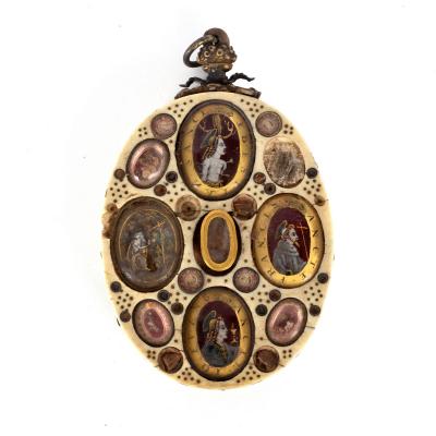 Appraisal: An oval reliquary ivory pendant Italian or Spanish early th