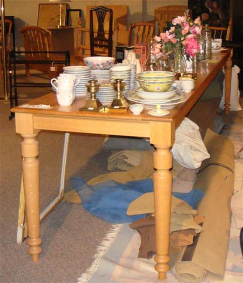 Appraisal: COUNTRY OAK DINING TABLE WITH TURNED LEGS h w d