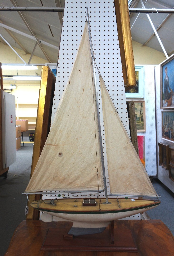 Appraisal: A vintage wooden pond yacht 'White Spray' with white and