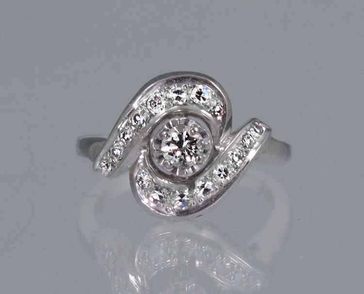 Appraisal: K GOLD CTW DIAMOND RING K white gold ring contains