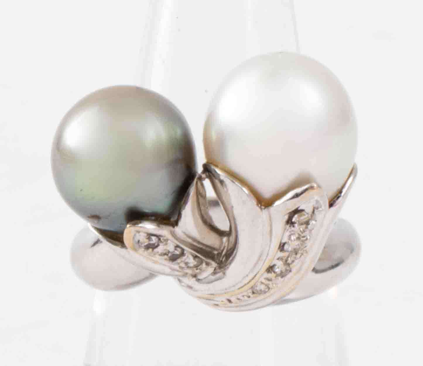 Appraisal: K GOLD SOUTH SEA TAHITIAN PEARL DIAMOND RING K white