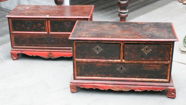 Appraisal: A pair of early th century Dutch colonial low chests