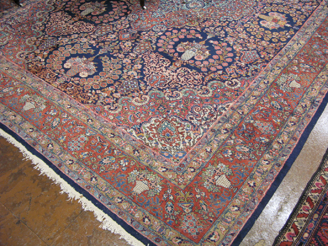 Appraisal: ANTIQUE PERSIAN SAROUK CARPET Arak region c 's hand knotted