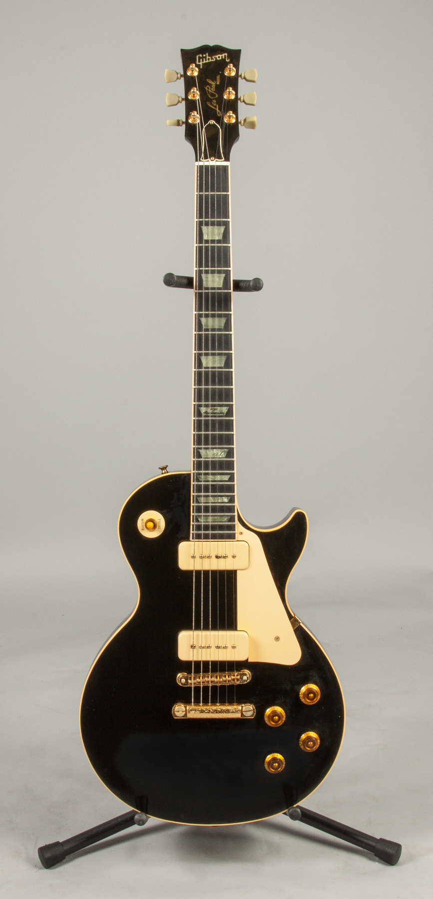 Appraisal: Gibson Les Paul th Anniversary Reissue Cream gold detailing Original