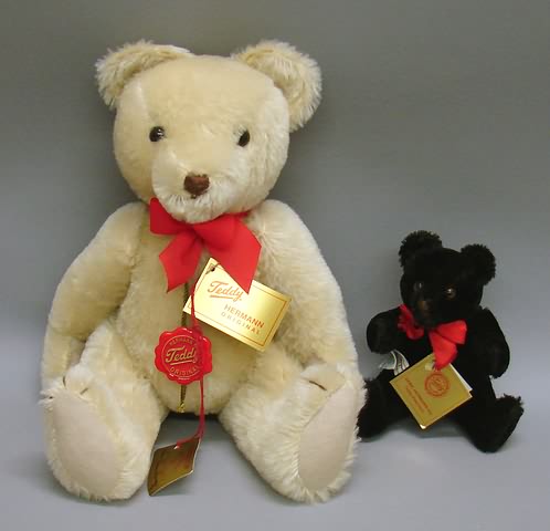 Appraisal: Pair of German Hermann short mohair bears Black mohair bear