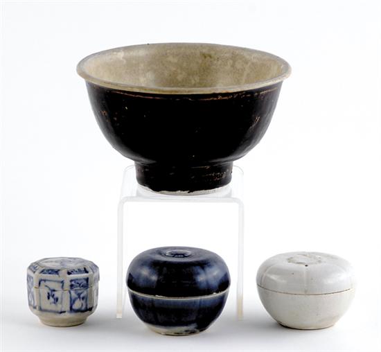 Appraisal: Annamese ceramic bowl and boxes Hoi An Cargo circa footed