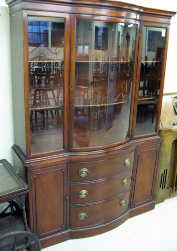 Appraisal: FEDERAL STYLE MAHOGANY CHINA DISPLAY CABINET ON CHEST Drexel Furniture