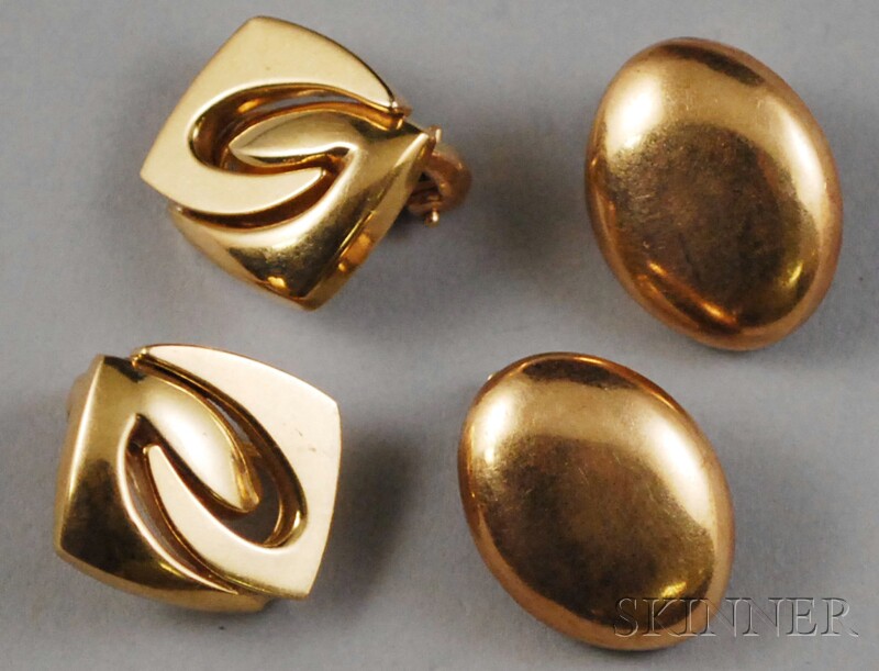 Appraisal: Two Pairs of kt Gold Earclips total dwt lg in