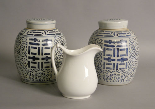 Appraisal: Misc tablewares to include a pair of ginger jars and