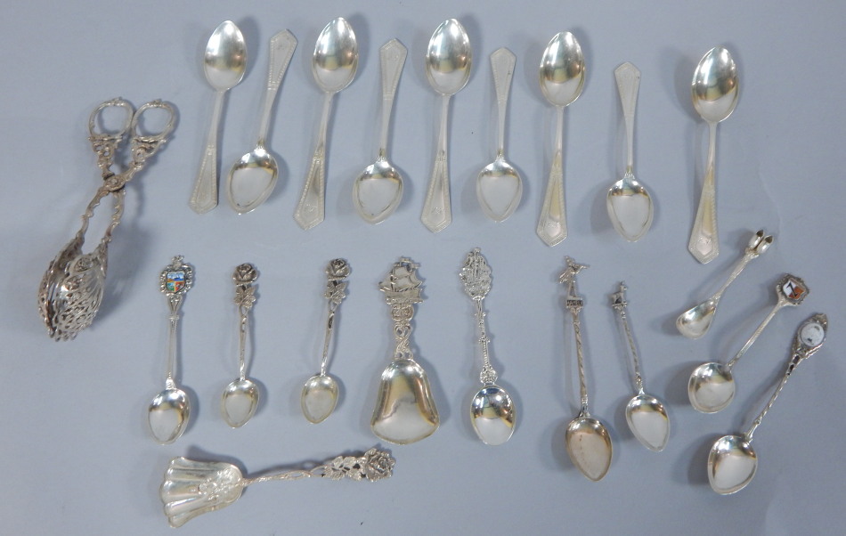 Appraisal: A quantity of white metal and silver plated items to