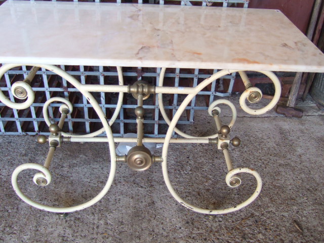 Appraisal: An early th century French centre table the white marble