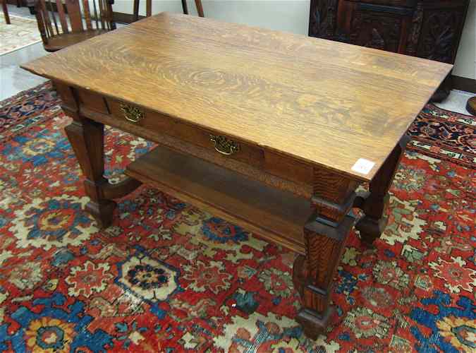 Appraisal: AN OAK LIBRARY TABLE American c having a rectangular top