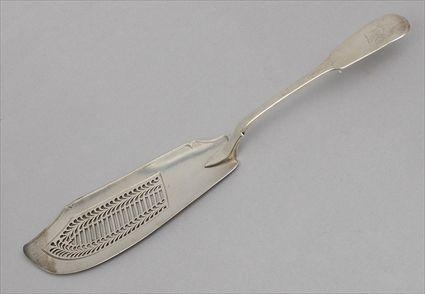 Appraisal: GEORGE IV ARMORIAL SILVER FIDDLE PATTERN FISH SLICE William Eley