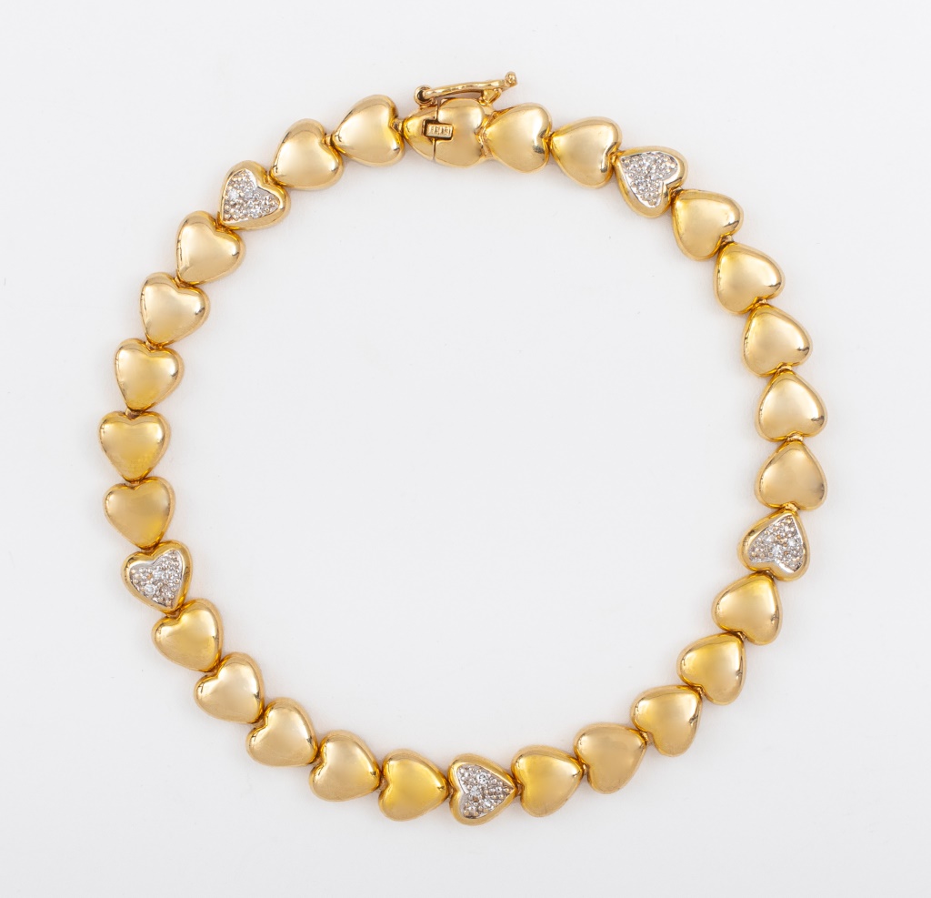 Appraisal: K YELLOW GOLD DIAMOND HEART LINK BRACELET K yellow gold