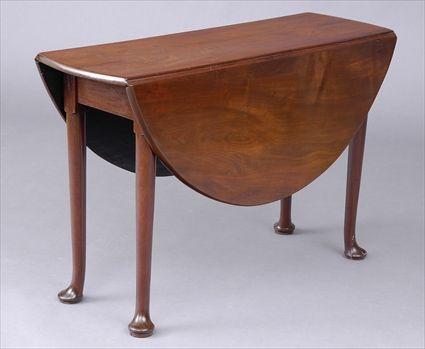 Appraisal: GEORGE I MAHOGANY GATE LEG TABLE The top with bowed