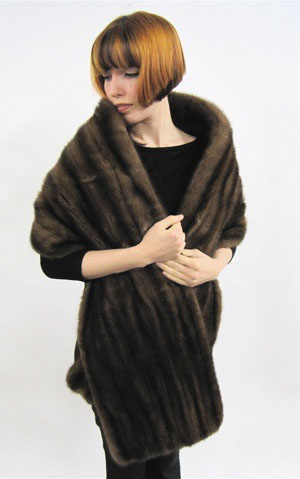 Appraisal: LADY'S NATURAL MINK WRAP shades of brown fur lined Label