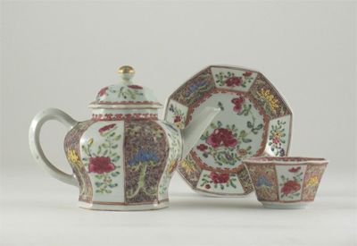 Appraisal: A small Chinese famille rose octagonal-section teapot and cover decorated