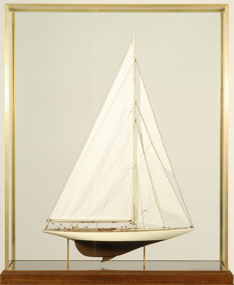 Appraisal: CASED MODEL OF THE AMERICA'S CUP DEFENDER ENTERPRISEHull painted white