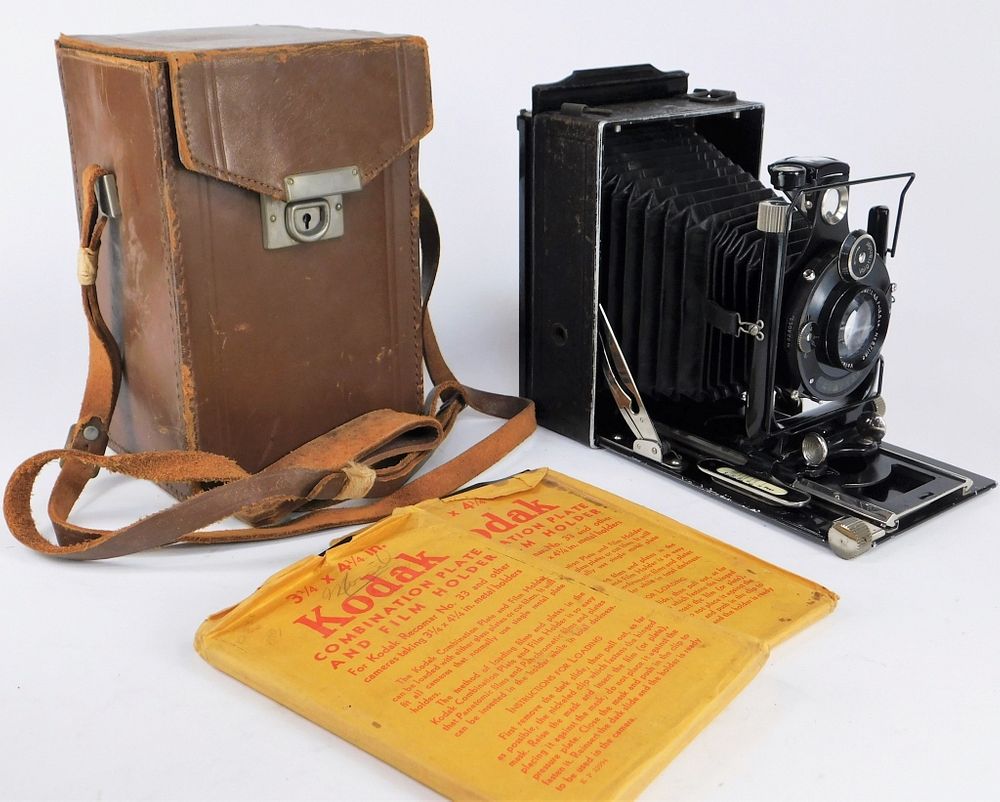 Appraisal: Voigtl nder Avus Folding Camera Voigtl nder Avus Folding Camera