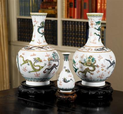 Appraisal: Pair of Chinese famille rose porcelain vases th century