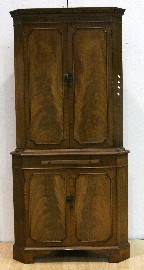 Appraisal: A Georgian style corner cupboard cm wide cm deep cm