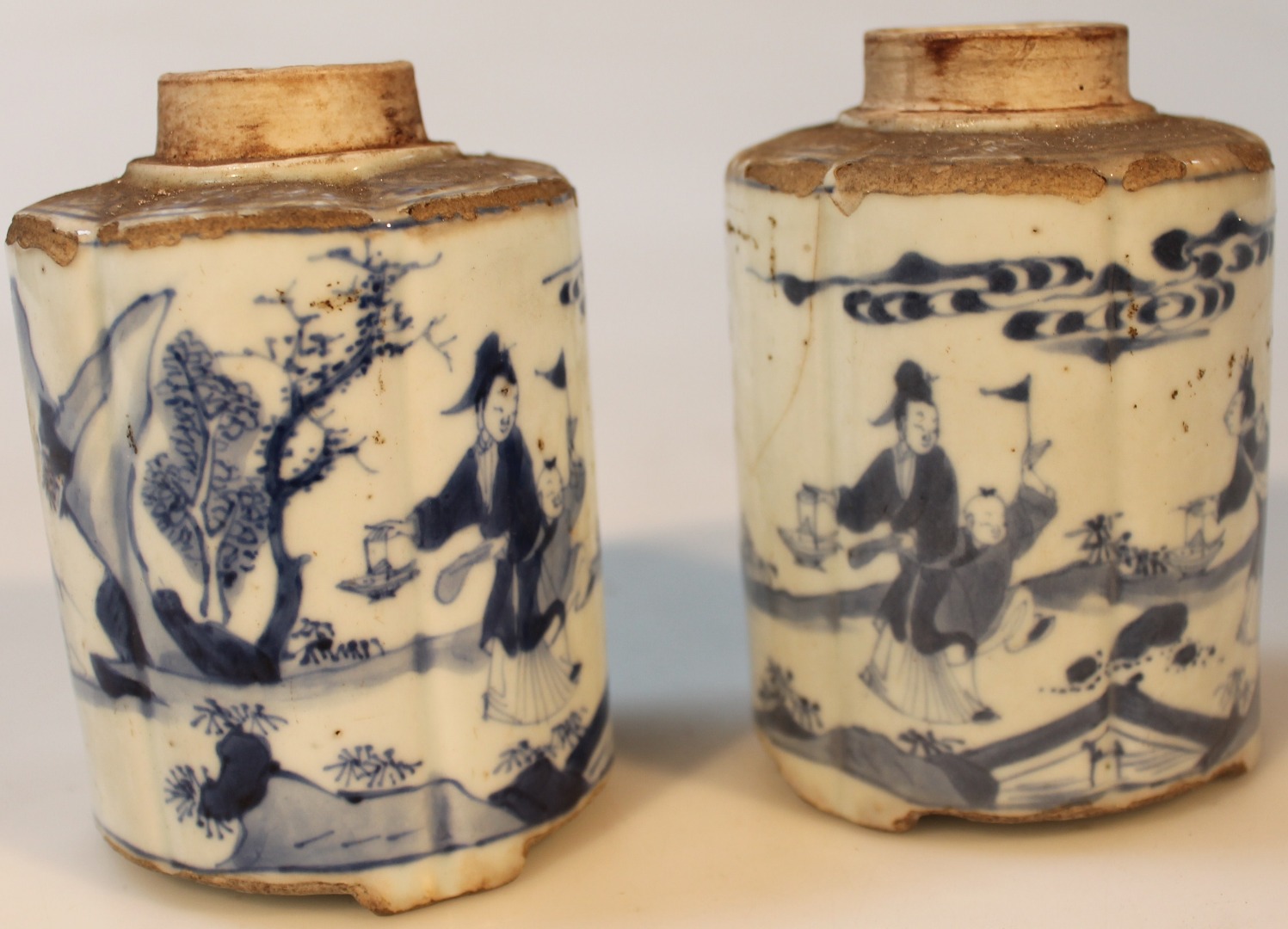 Appraisal: A pair of thC blue and white Chinese porcelain tea