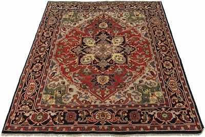 Appraisal: A Persian Heriz Carpet Apprx '- x '- Medium wool