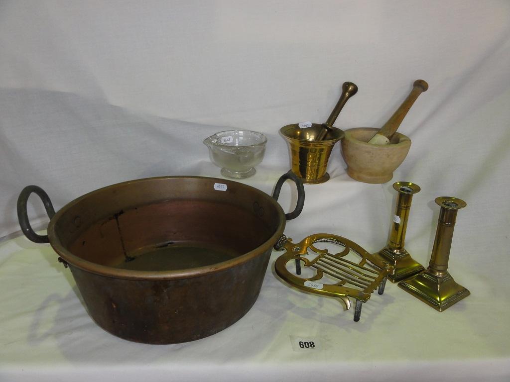 Appraisal: A miscellaneous collection of items including pestle and mortar copper