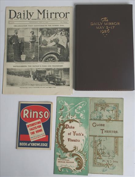 Appraisal: Ephemera - A souvenir of The Daily Mirror containing miniature