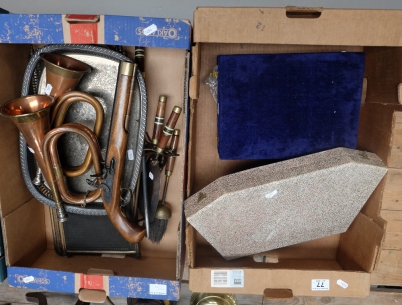 Appraisal: A collection of mixed metalware items to include boxed cutlery