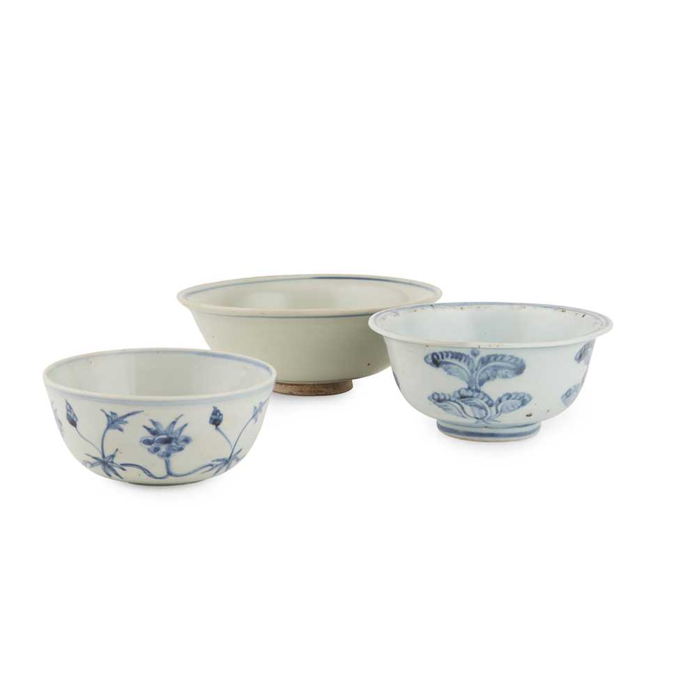 Appraisal: GROUP OF THREE BLUE AND WHITE BOWLS comprising left to