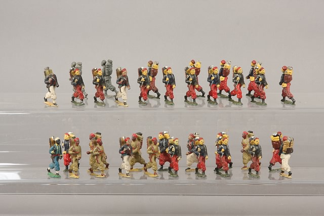 Appraisal: Lot of Erickson figures representing French Zouaves repainted