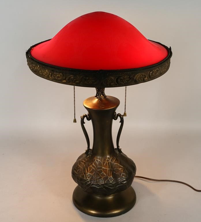 Appraisal: VICTORIAN AMPHORA LAMPVictorian amphora lamp English Early th Century Decorated