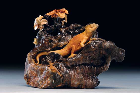 Appraisal: FINELY CARVED SEALSTONE LIZARD Very finely and highly realistically carved