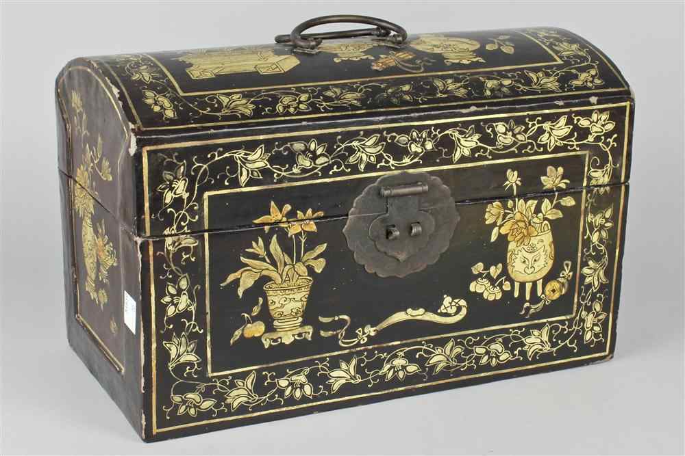 Appraisal: A CHINESE BLACK AND GILT LACQUER BOX LATE TH EARLY