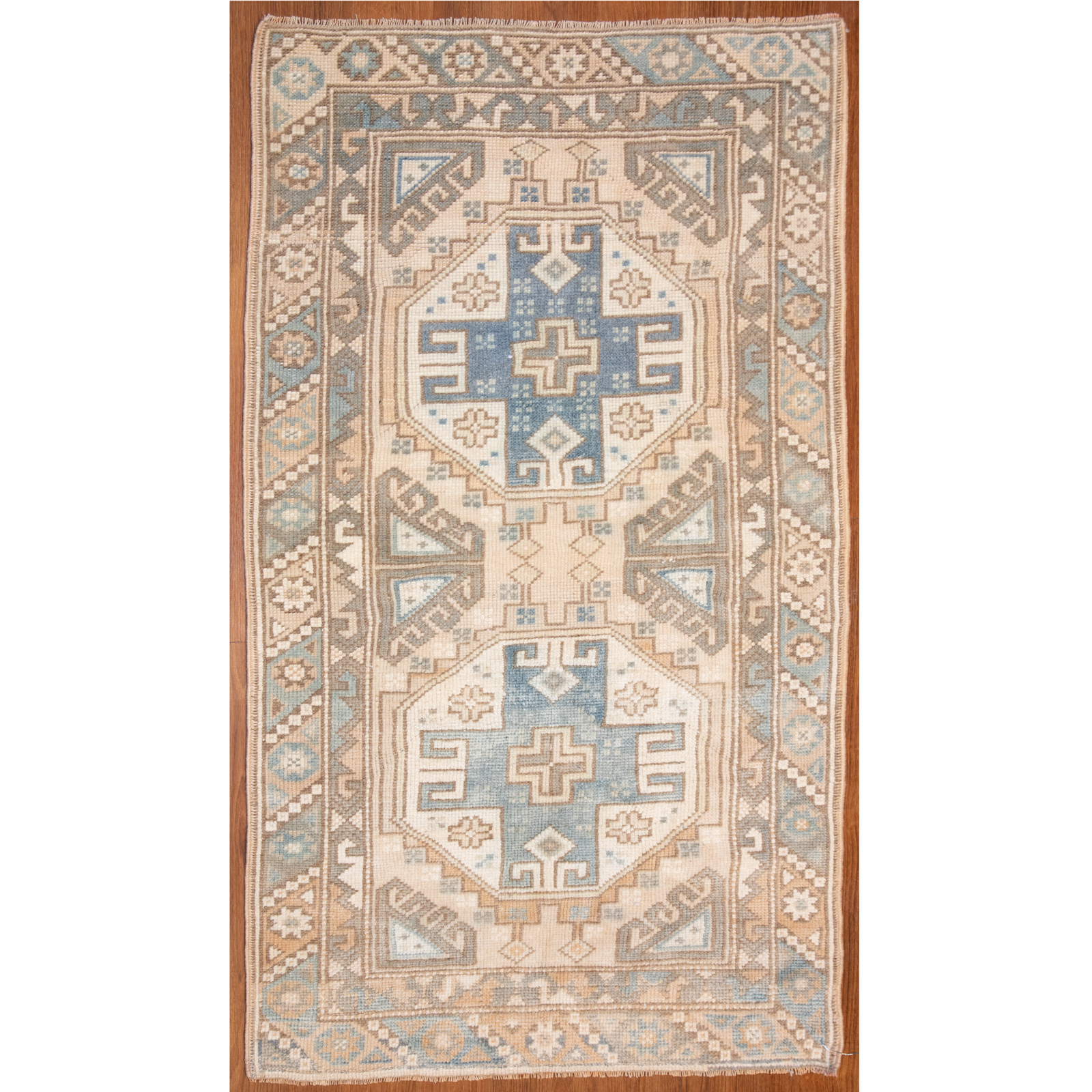 Appraisal: SEMI-ANTIQUE OUSHAK RUG TURKEY X Second quarter- th century hand-knotted