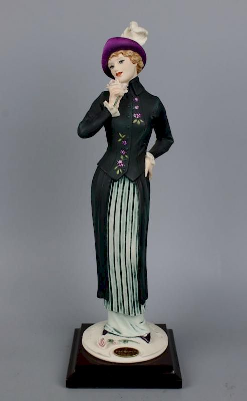 Appraisal: Giuseppe Armani Figurine Suzanne MANUFACTURE Florence - Giuseppe Armani Italy