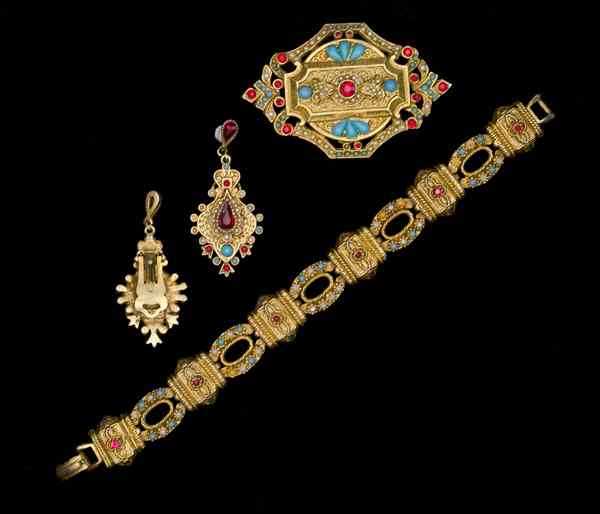 Appraisal: Art Costume Jewelry Collection An Art brooch a pair of