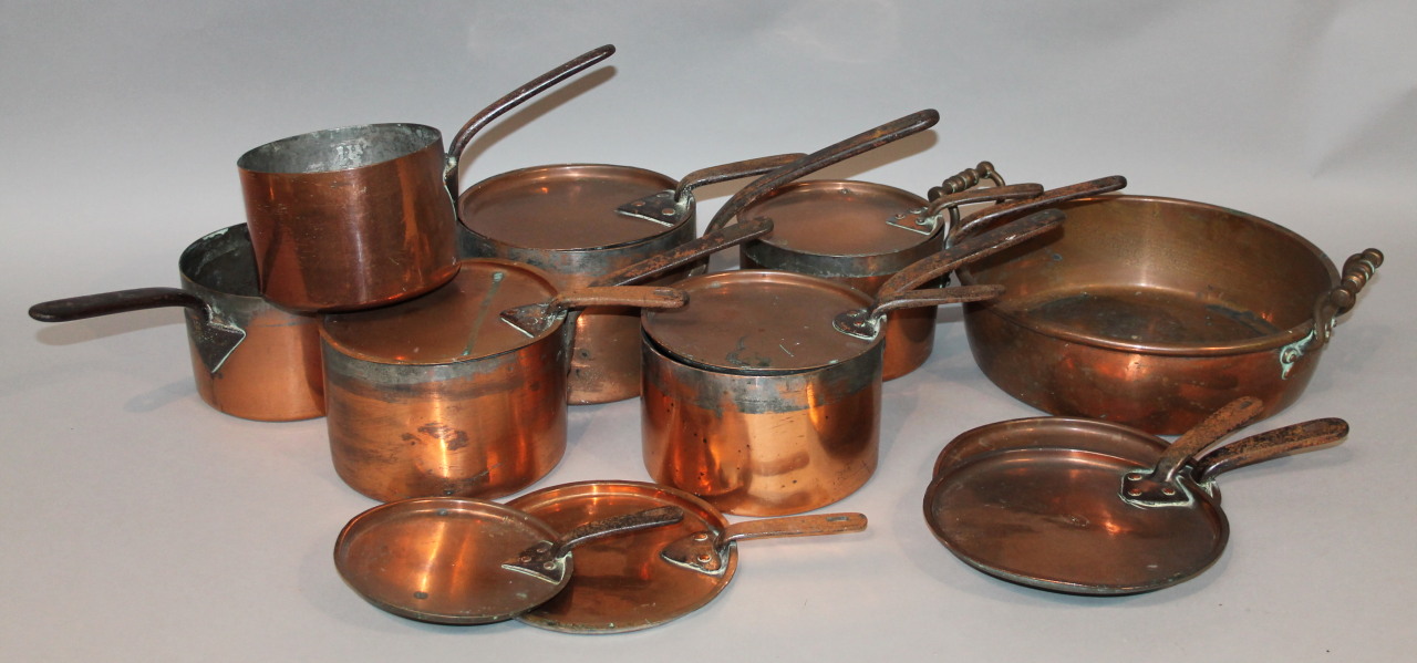 Appraisal: A selection of late th and early thC copper pans