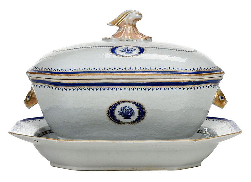 Appraisal: Chinese Export Covered Tureen and Underplate late th century octagonal