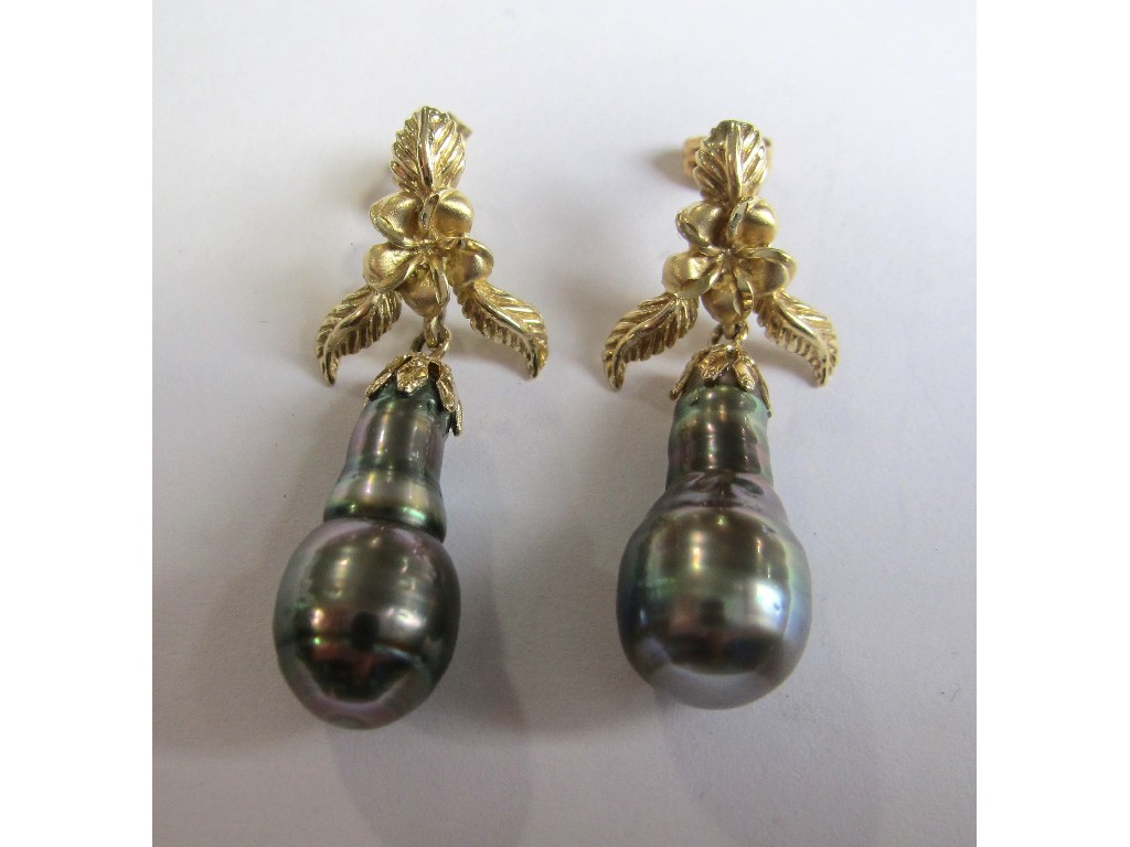 Appraisal: A pair of black Tahitian pearl drop earrings in unmarked