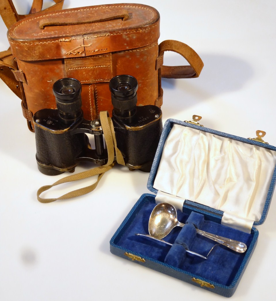 Appraisal: A pair of early thC field binoculars stamped EB AM