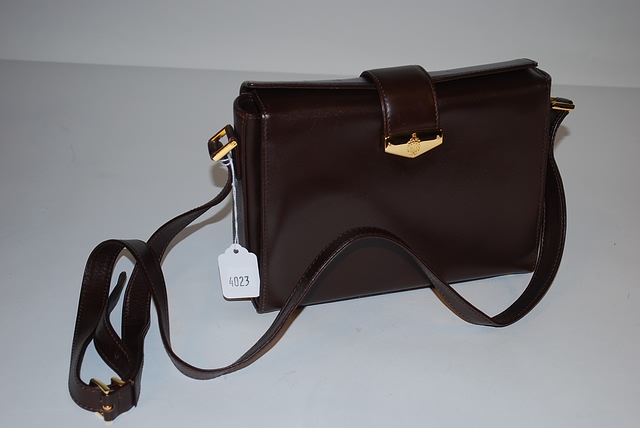 Appraisal: Mark Cross structured brown shoulder bag top closure signature clasp