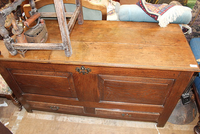 Appraisal: A LATE TH EARLY TH CENTURY OAK MULE CHEST the