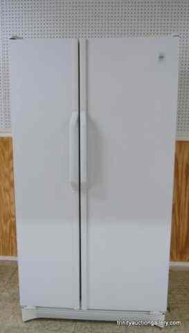 Appraisal: Amana Side by Side Refrigerator Mod SS TWHas cubic feet