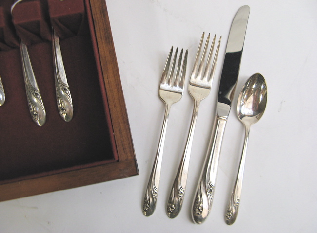 Appraisal: INTERNATIONAL SILVER CO SILVER PLATED FLATWARE pieces in the Romance