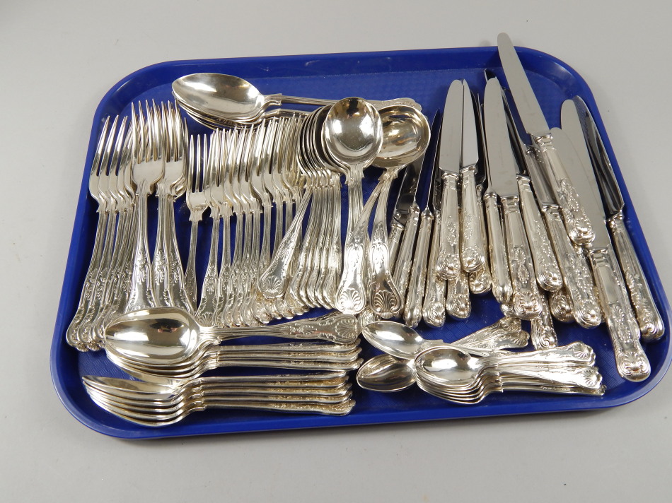 Appraisal: A large quantity of silver plated Kings pattern cutlery to