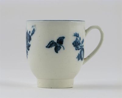 Appraisal: A rare Caughley cup decorated with a fruit print of