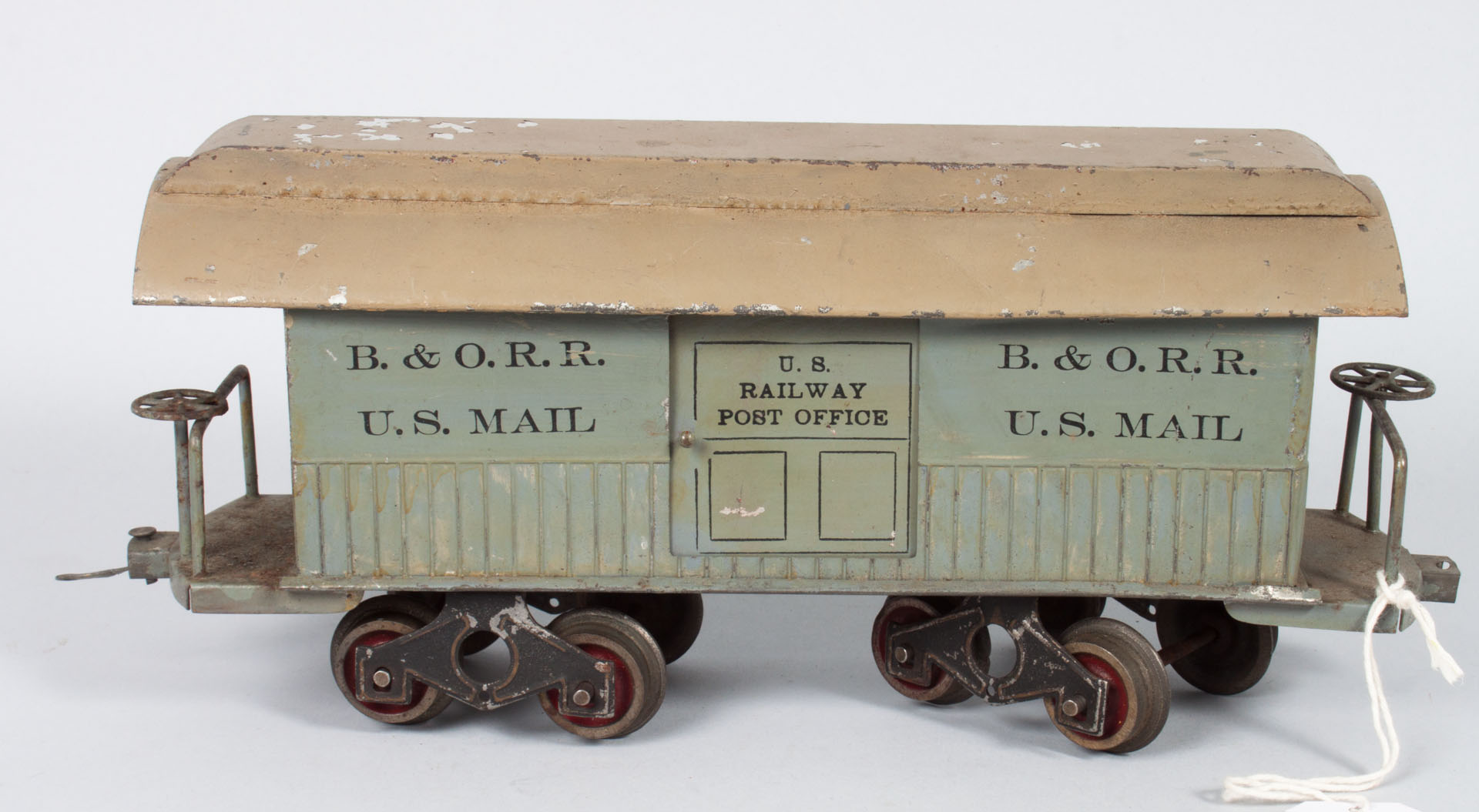 Appraisal: Early American painted tin plate mail car early th century